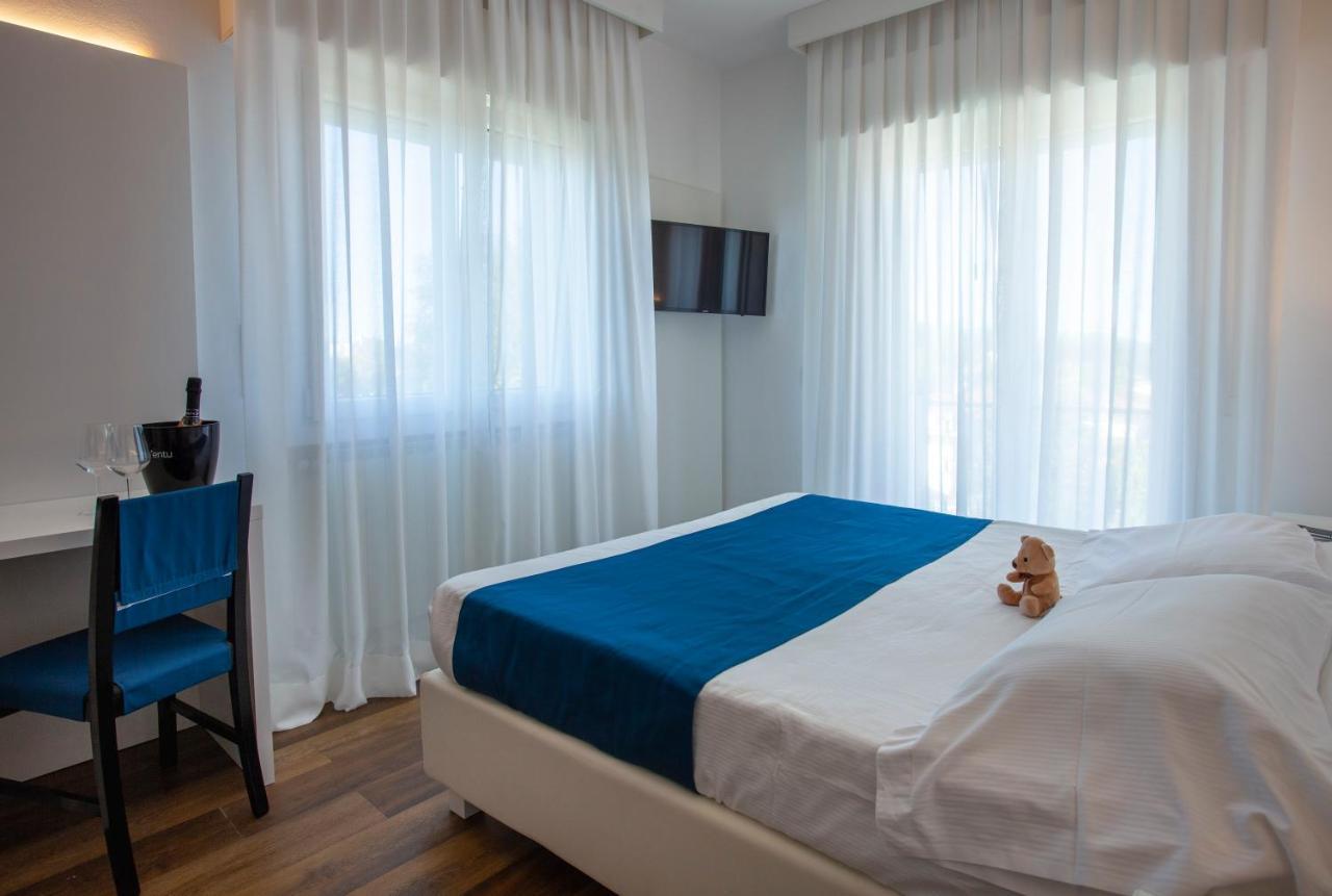פורטה דיי מארמי Hotel Tarabella מראה חיצוני תמונה